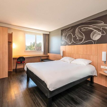 Ibis Issoire Hotell Exteriör bild