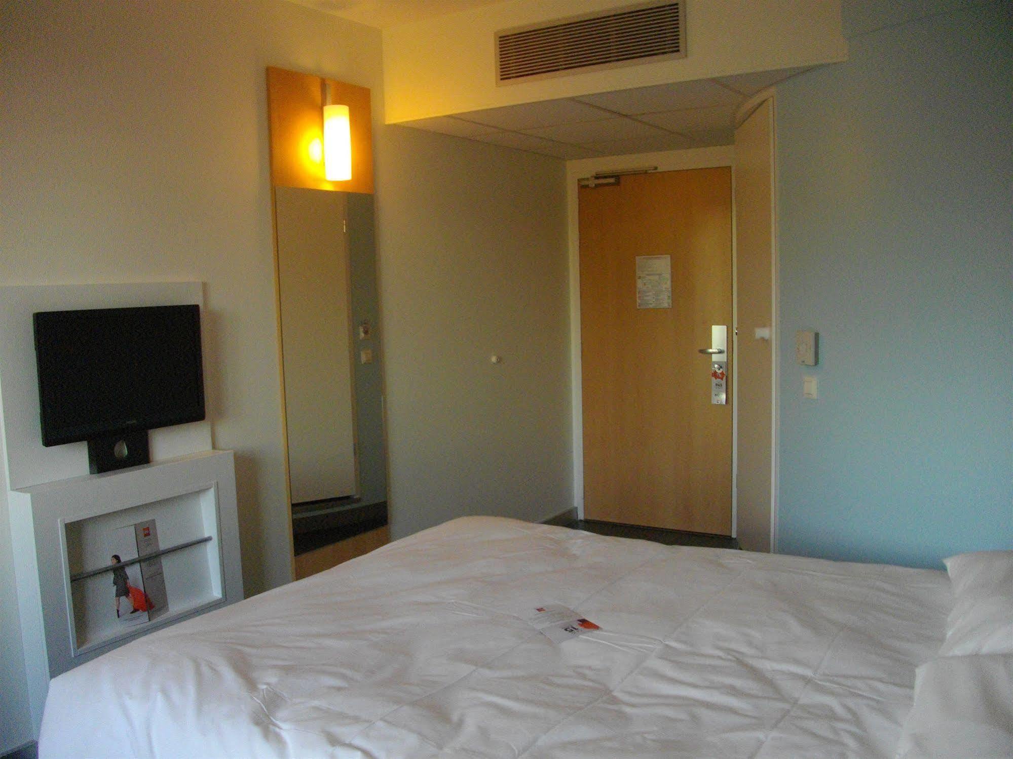 Ibis Issoire Hotell Exteriör bild
